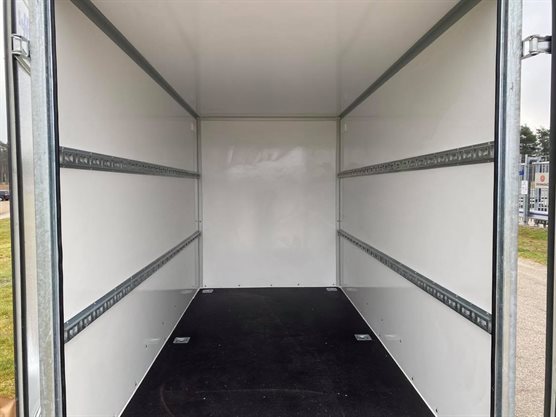 F.2036 cargotrailer med døre og surringsbeslag